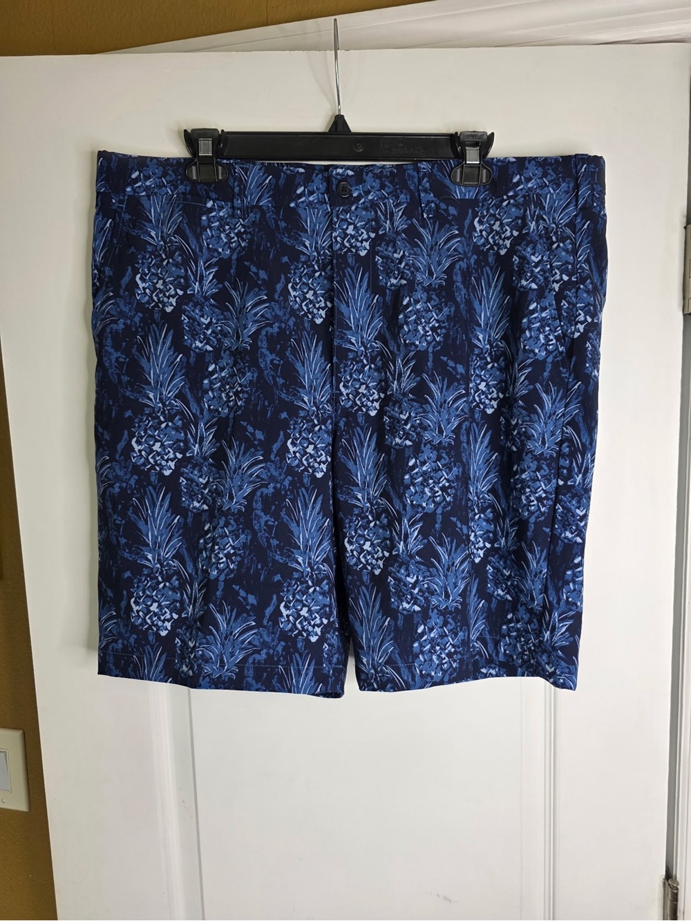 NWT Nicklaus Men's Blue Pineapple-Print Flat Front Casual Golf Shorts.Size 38.